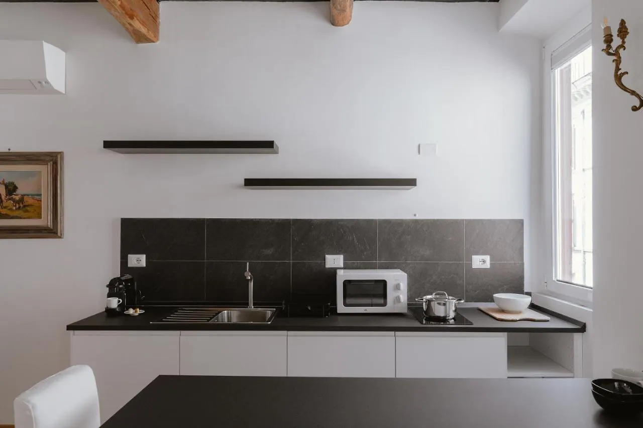 Charming Frattina - 2 Bathrooms New Apartment Rome Italy
